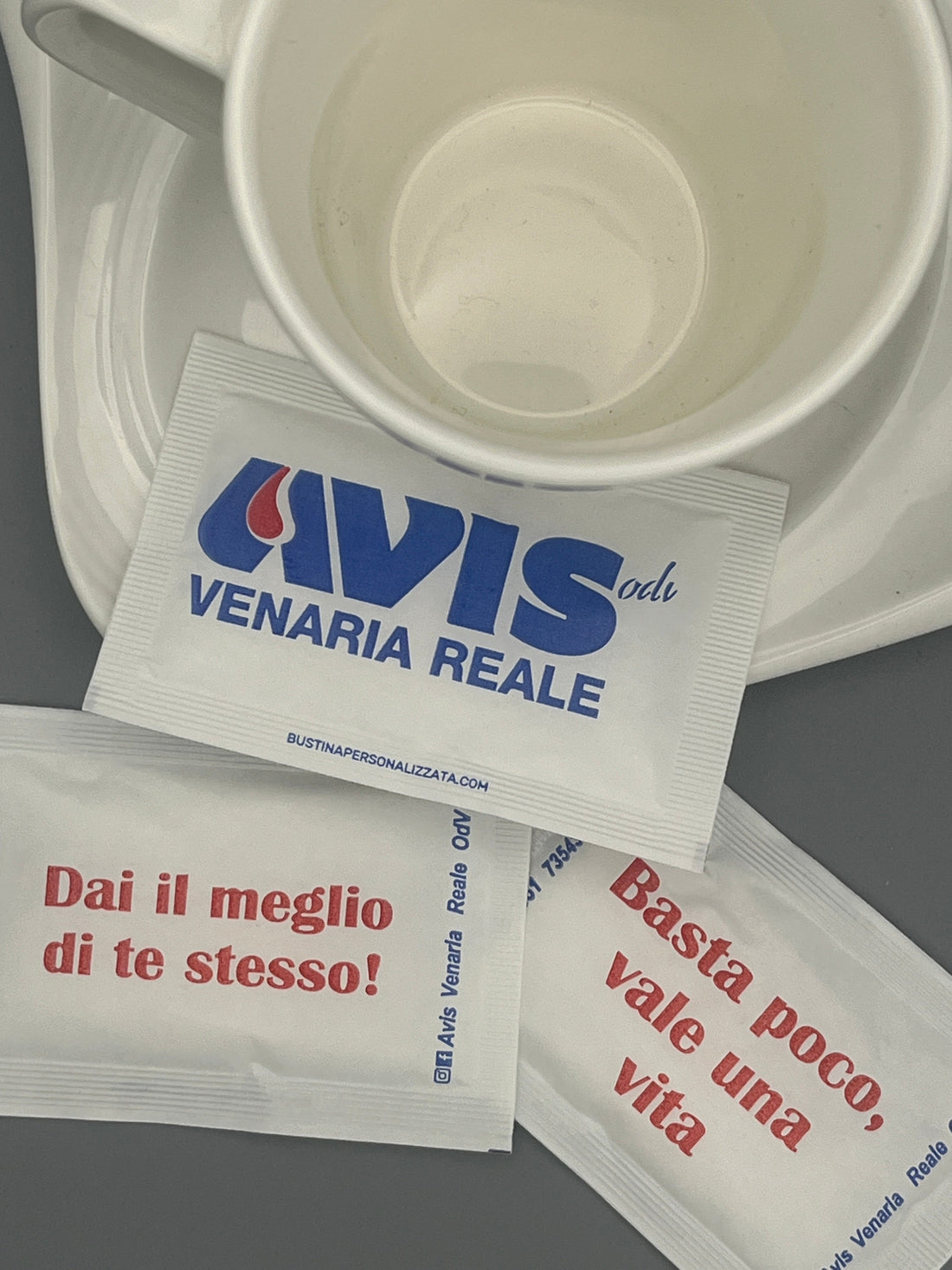 Bustine di Zucchero Personalizzate per AVIS e Associazioni: Dolcezza che Fa Bene